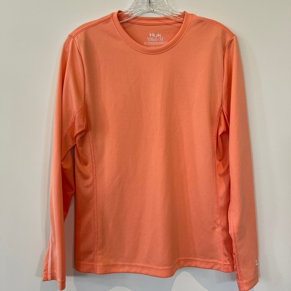 Huk Tops - HUK Women’s Icon Long Sleeve UPF Performance Fishing/Sun shirt. Women’s M